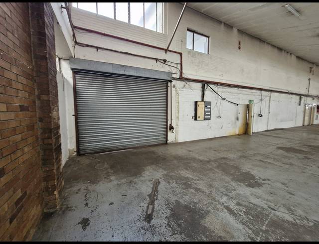 1,563M² WAREHOUSE TO LET IN BENROSE